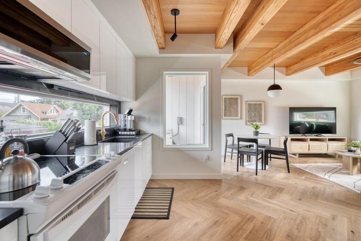 Albertaarts Happy Place Townhome Holiday home Portland