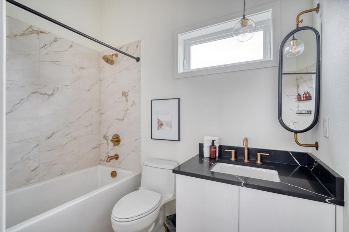 Albertaarts Happy Place Townhome *