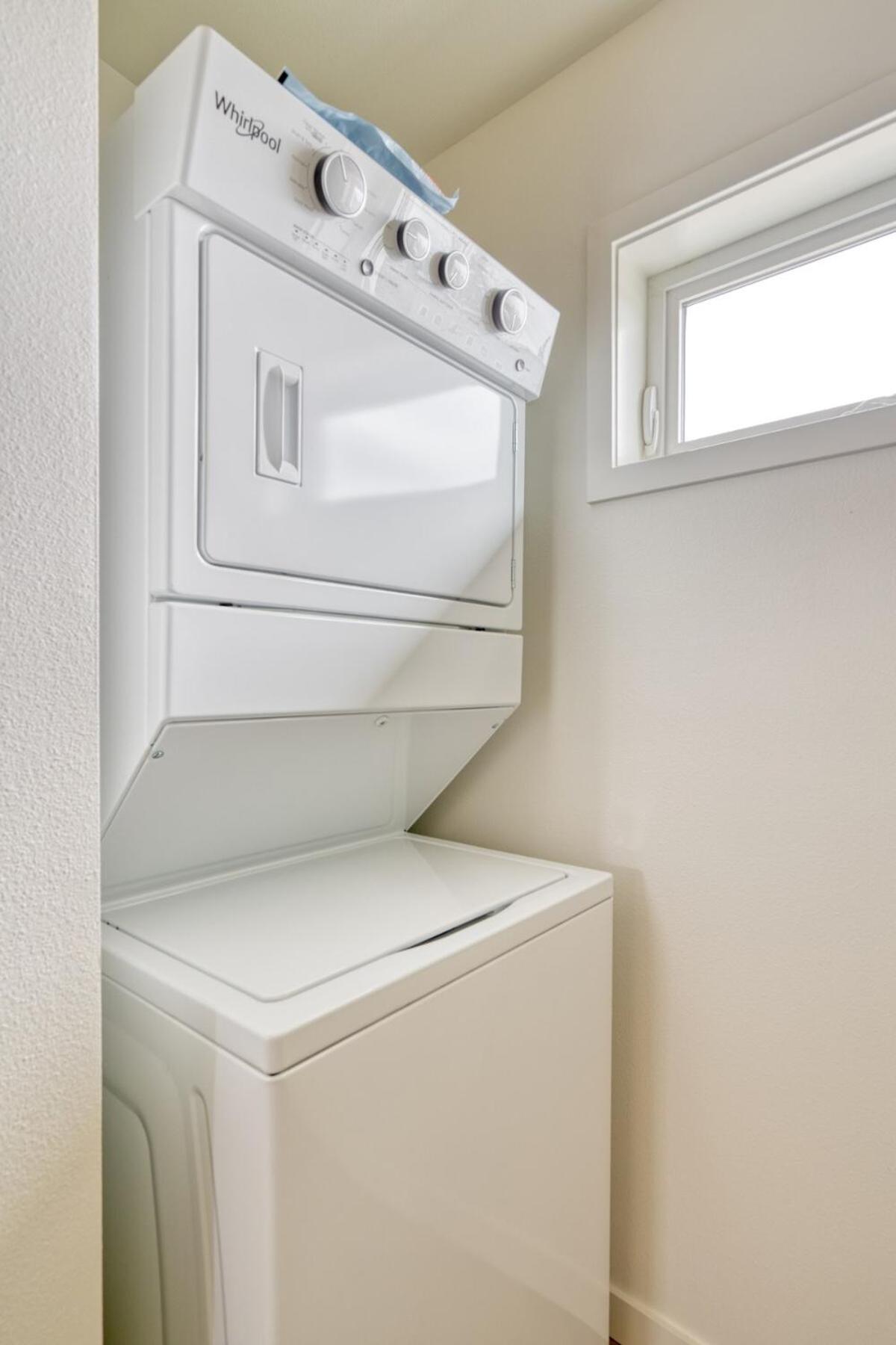 Albertaarts Happy Place Townhome * Portland