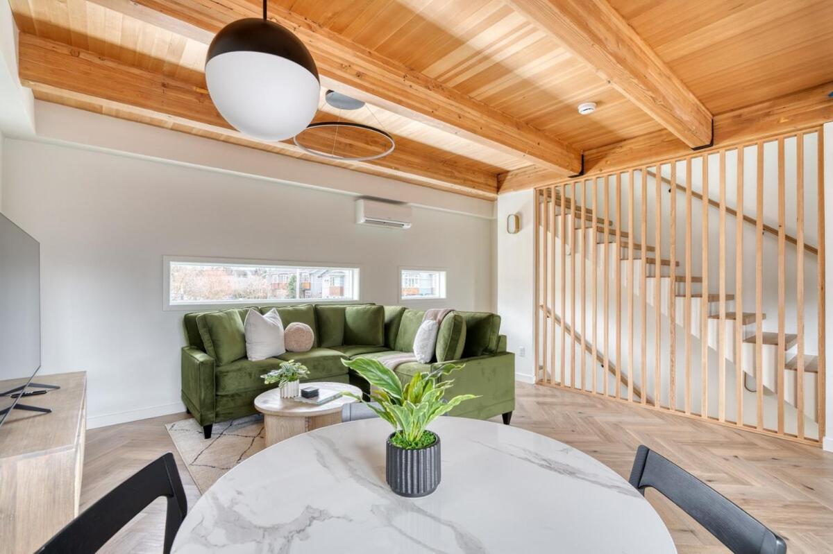 Albertaarts Happy Place Townhome Portland