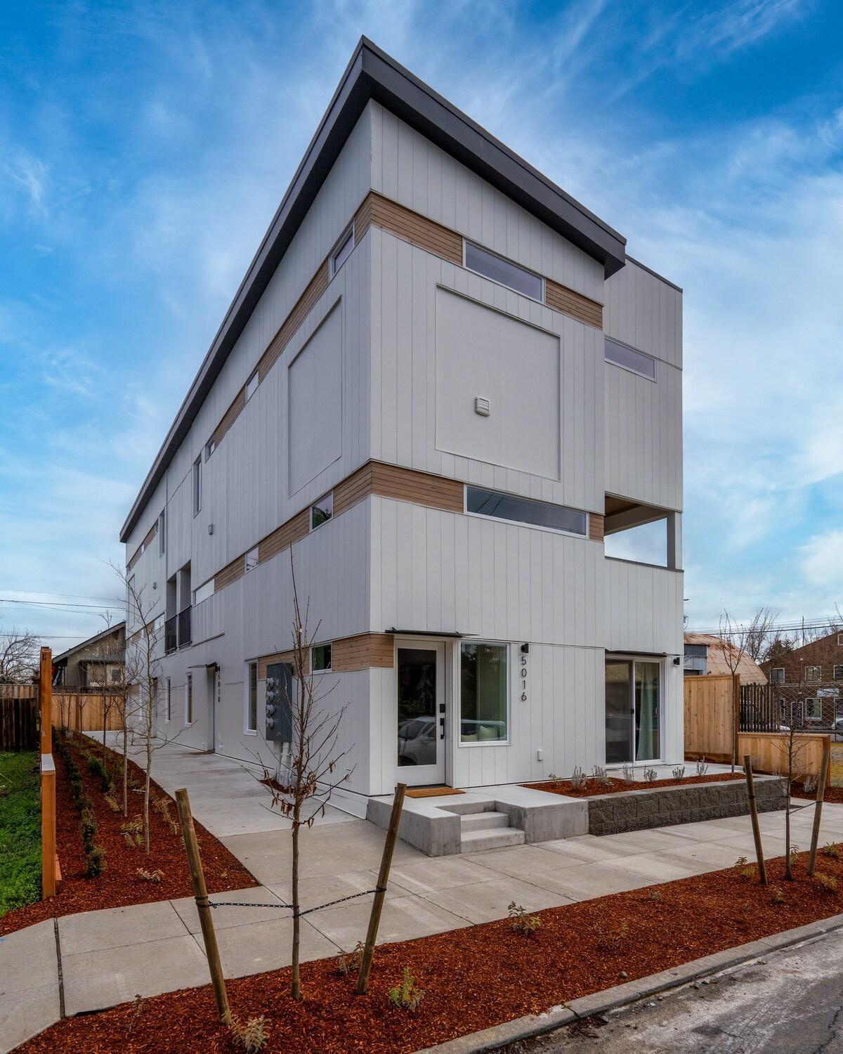Albertaarts Happy Place Townhome * Portland